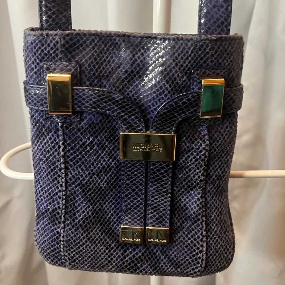 LIKE NEW Michael Kors Blue Leather Crossbody Bag